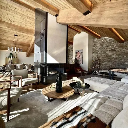 Spacious 4-bedroom Retreat In The Heart Of Aosta Valley 度假居 *