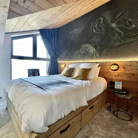 Spacious 4-bedroom Retreat In The Heart Of Aosta Valley 度假居 布勒伊-切尔维尼亚